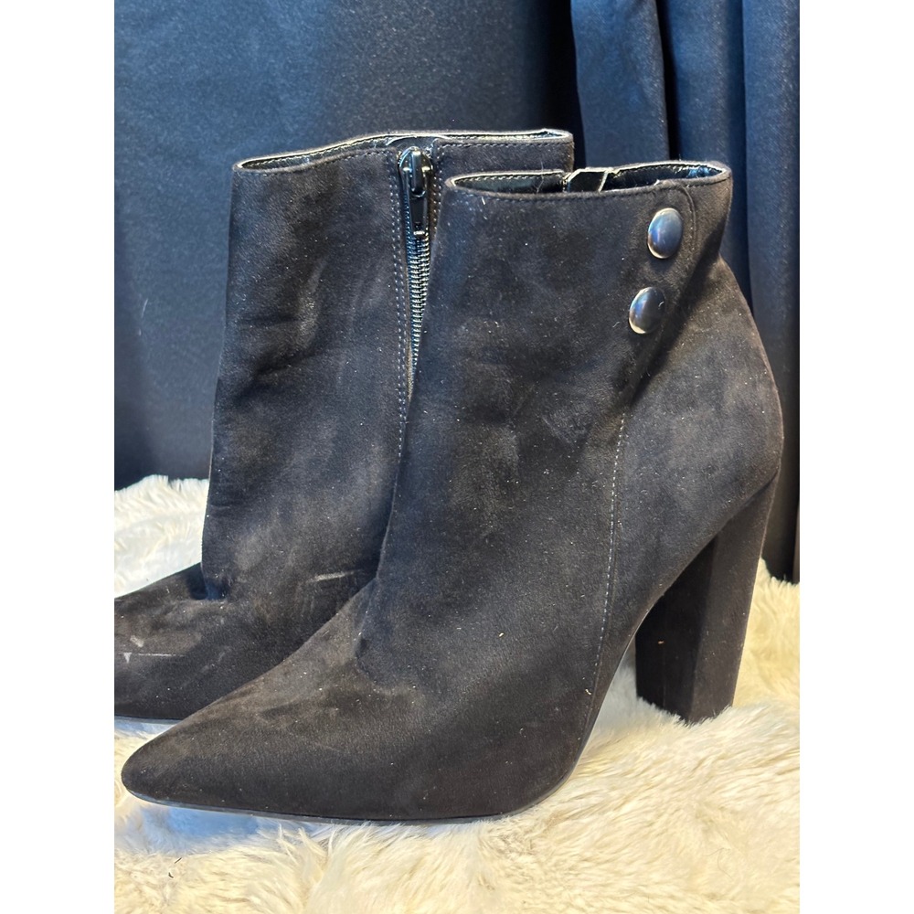 BCBG Paris Black Faux Suede Pointed Toe Block Heel Ankle Boots PL-CRIA2 6.5M